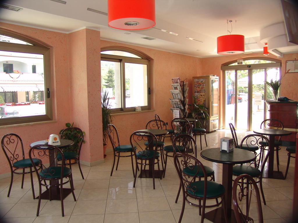 Hotel Mistef Falerna Ngoại thất bức ảnh