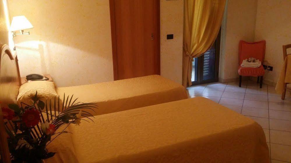 Hotel Mistef Falerna Ngoại thất bức ảnh