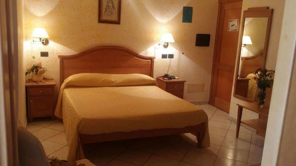 Hotel Mistef Falerna Ngoại thất bức ảnh