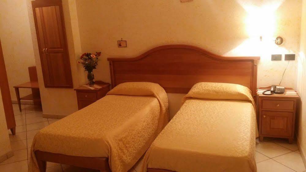Hotel Mistef Falerna Ngoại thất bức ảnh